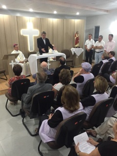 Bispo e pastor inauguram a nova capela do HRAV